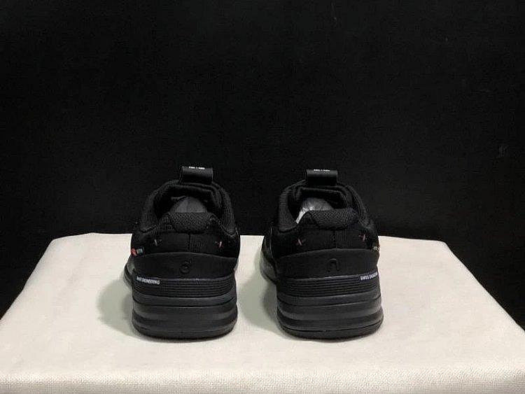 On The Roger Pro Clay Black